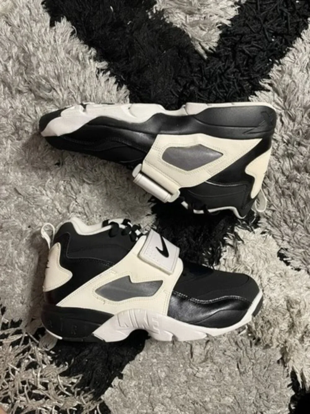 Nike Air Diamond Turf Black 309434-021 Men's Size 10 Deion Sanders